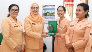 𝐃𝐖𝐏 𝐊𝐚𝐛𝐮𝐩𝐚𝐭𝐞𝐧 𝐒𝐢𝐦𝐚𝐥𝐮𝐧𝐠𝐮𝐧 𝐆𝐞𝐥𝐚𝐫 𝐑𝐚𝐤𝐨𝐫 𝐝𝐚𝐧 𝐒𝐲𝐮𝐤𝐮𝐫𝐚𝐧 𝐓𝐚𝐡𝐮𝐧 𝐁𝐚𝐫𝐮 𝟐𝟎𝟐𝟔, 𝐏𝐞𝐧𝐚𝐬𝐞𝐡𝐚𝐭 𝐃𝐖𝐏: “𝐁𝐞𝐤𝐞𝐫𝐣𝐚𝐥𝐚𝐡 𝐝𝐞𝐧𝐠𝐚𝐧 𝐡𝐚𝐭𝐢 𝐧𝐮𝐫𝐚𝐧𝐢 𝐲𝐚𝐧𝐠 𝐭𝐮𝐥𝐮𝐬”