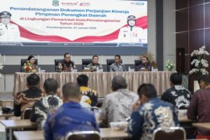 Wesly Bersama Pimpinan Perangkat Daerah Pemko Pematangsiantar Tandatangani Dokumen Perjanjian Kinerja Tahun 2026