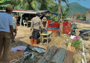 Tim SAR Gabungan dan Brimob Bantu Korban dan Bangun Fasilitas Air Bersih di Tapteng
