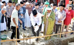 𝐇𝐚𝐝𝐢𝐫𝐢 𝐆𝐫𝐨𝐮𝐧𝐝𝐛𝐫𝐞𝐚𝐤𝐢𝐧𝐠 𝐑𝐮𝐦𝐚𝐡 𝐓𝐚𝐡𝐟𝐢𝐳 𝐐𝐮𝐫’𝐚𝐧 𝐇 𝐒𝐮𝐠𝐢𝐚𝐭 𝐒𝐚𝐧𝐭𝐨𝐬𝐨, 𝐁𝐮𝐩𝐚𝐭𝐢 𝐒𝐢𝐦𝐚𝐥𝐮𝐧𝐠𝐮𝐧: “𝐏𝐚𝐡𝐚𝐥𝐚𝐧𝐲𝐚 𝐦𝐞𝐧𝐠𝐚𝐥𝐢𝐫 𝐝𝐚𝐫𝐢 𝐝𝐮𝐧𝐢𝐚 𝐬𝐚𝐦𝐩𝐚𝐢 𝐤𝐞 𝐚𝐤𝐡𝐢𝐫𝐚𝐭”