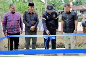 Bupati Simalungun Resmikan Jalan Hasil Swadaya Masyarakat Secara Mandiri di Ujung Padang
