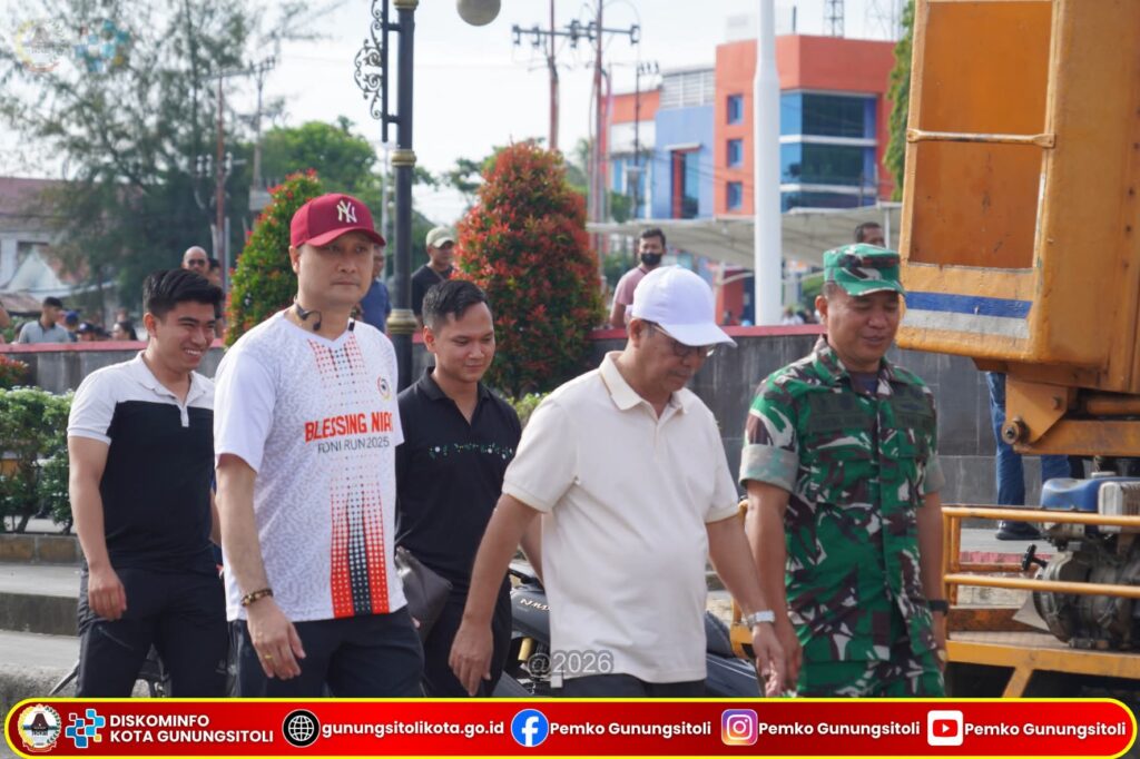Gotong Royong Lintas Instansi, Wakil Wali Kota Pimpin Kerja Bakti dari Alun-alun Hingga Pelabuhan Angin